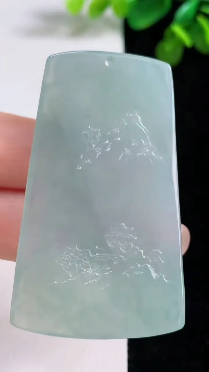 天然A货翡翠山水牌吊坠，尺寸56.8-33.7-5.4，重量:22.64g
8月13日