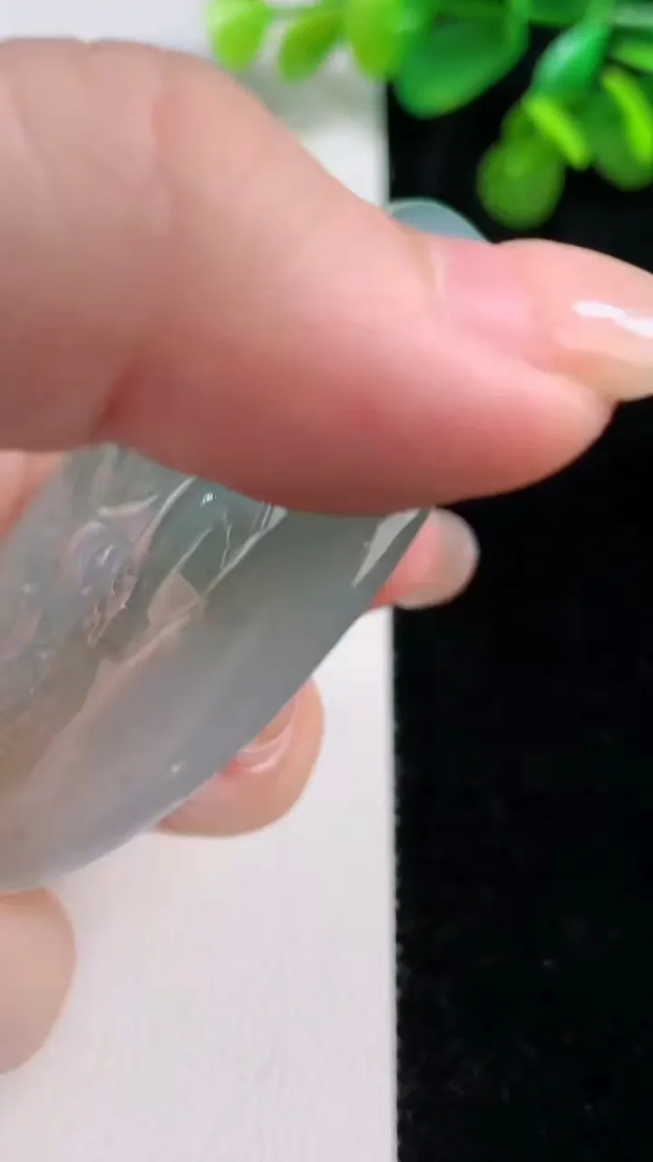 天然A货翡翠文殊菩萨吊坠，尺寸56-5.8，重量:41.00g
8月13日