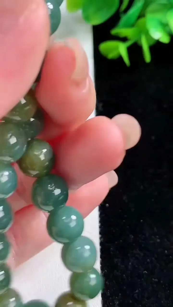 天然A货翡翠货蓝水双彩圆珠手串21颗，尺寸9.8，重:33.51g8月14日
工厂直销收藏佳品,种好水足，色泽均匀，有种有色，上手高大气！