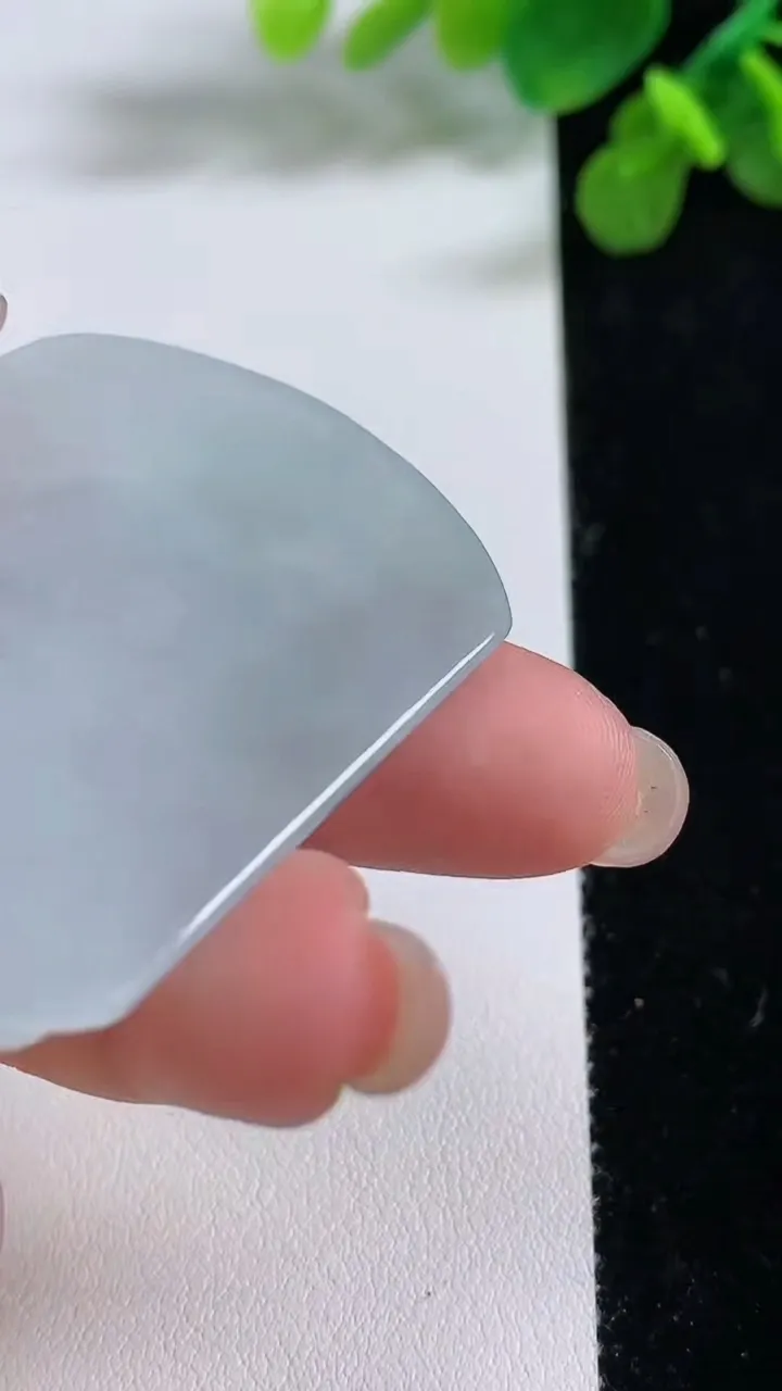 天然A货翡翠飘花阿弥陀佛吊坠，尺寸50.7-39.8-5.7，重量:25.55g
8月14日