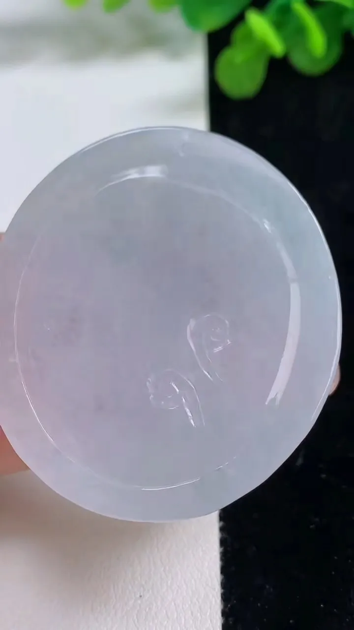 天然A货翡翠虚空藏观音菩萨吊坠，尺寸50-44.8-6，重量:26.06g
8月14日