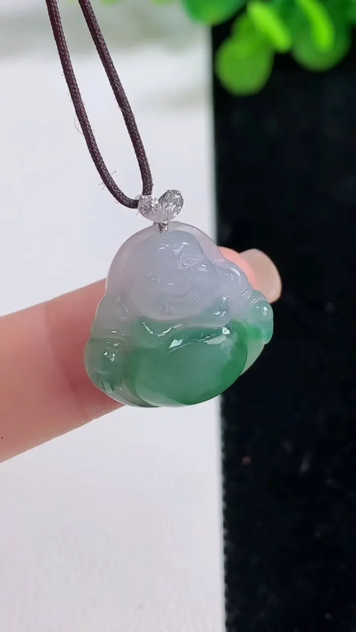 天然A货翡翠佛公吊坠，尺寸18-19.5-5.6，重量:3.40g
8月14日