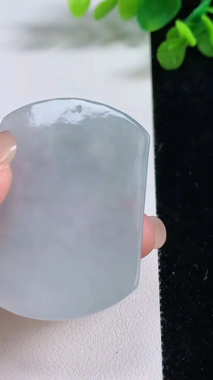 天然A货翡翠飘花阿弥陀佛吊坠，尺寸50.7-39.8-5.7，重量:25.55g
8月14日