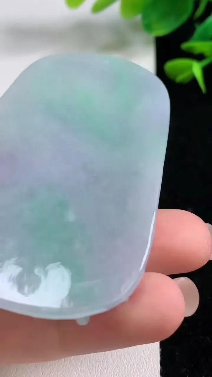 天然A货翡翠龙牌吊坠，尺寸66.6-42.4-6.4，重量:43.18g
8月15日