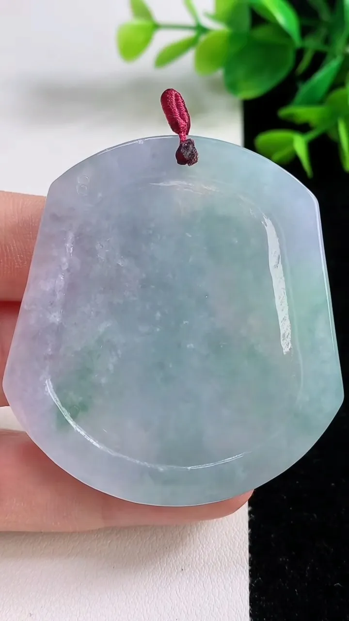 天然A货翡翠生肖猴吊坠，尺寸53-47-5.6，重量:28.10g
8月15日