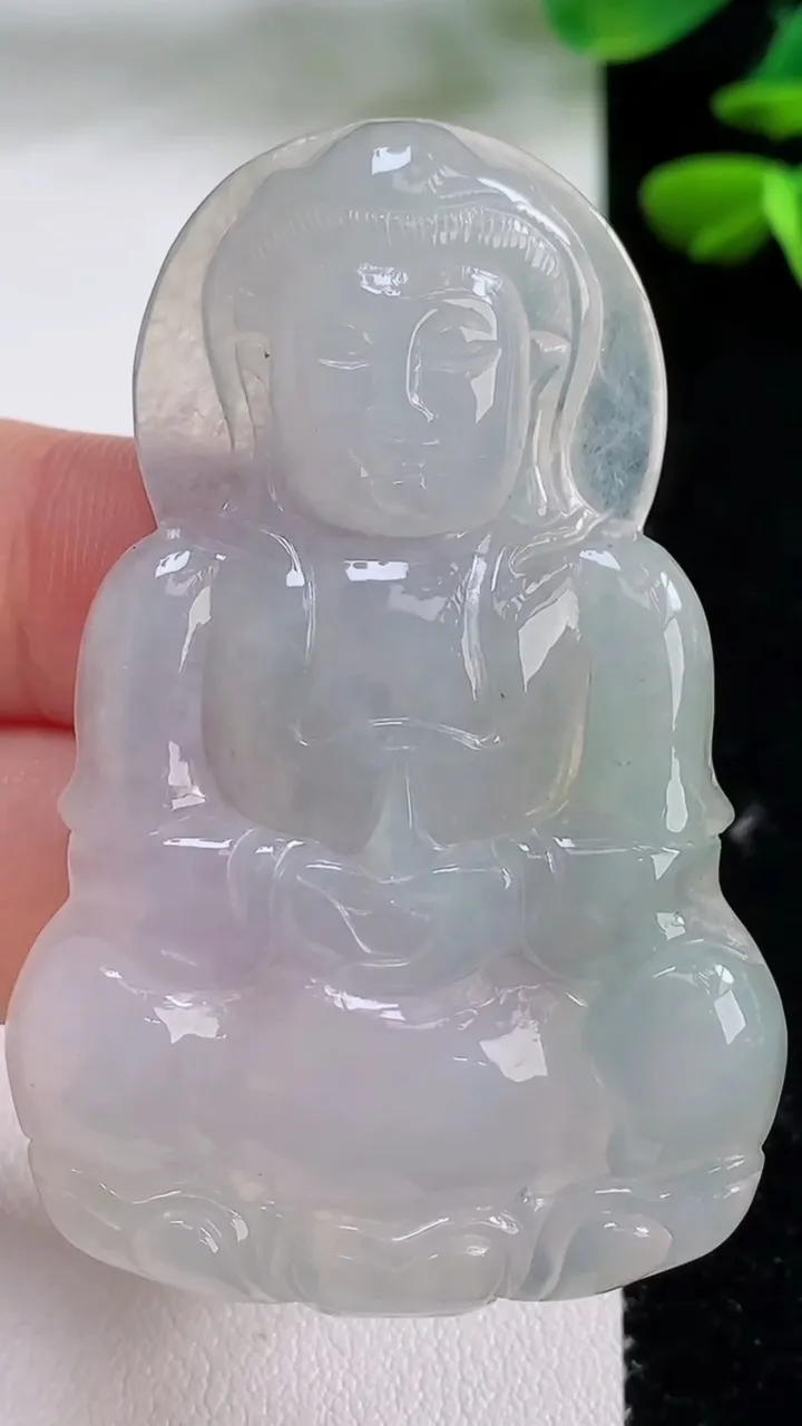 天然A货翡翠观音菩萨吊坠，尺寸57-35-5.8，重量:19.83g
8月15日