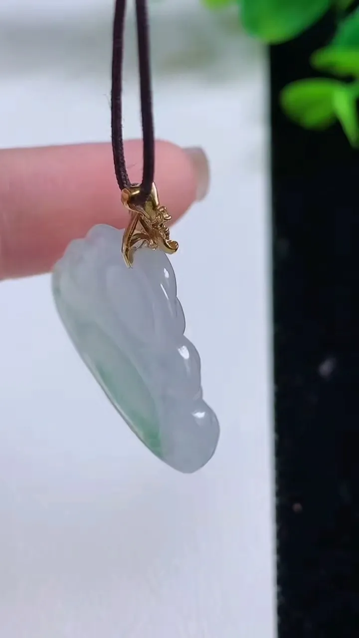 天然A货翡翠佛公吊坠，尺寸22-27-4，重量:3.97g
8月15日