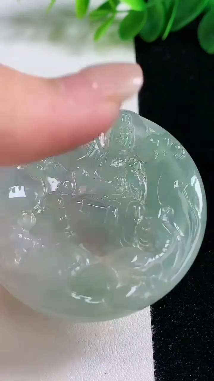 天然A货翡翠普贤菩萨吊坠，尺寸51.6-4.8，重:25.91g
8月15日