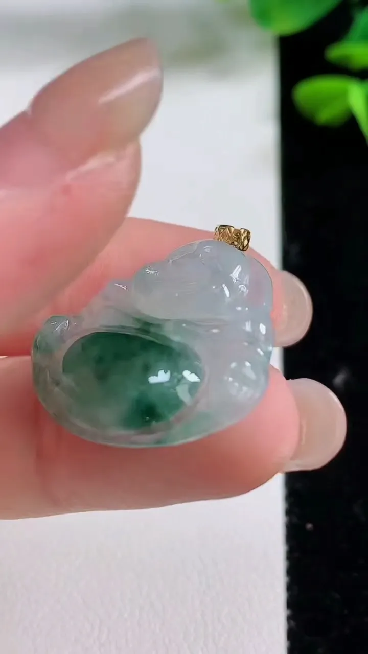 天然A货翡翠佛公吊坠，尺寸23.4-26-5，重量:4.20g
8月15日