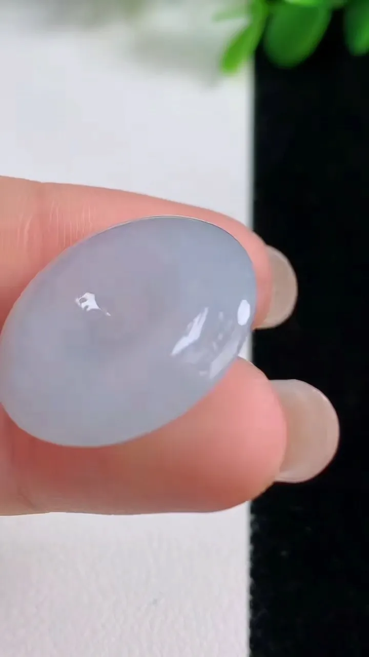 天然A货翡翠紫罗兰平安扣吊坠，尺寸23-5.8，重量:6.07g
8月15日