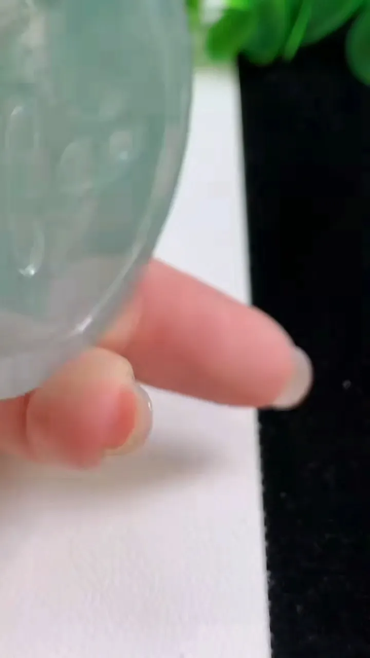 天然A货翡翠文殊菩萨吊坠，尺寸51.7-5，重:26.36g
8月15日