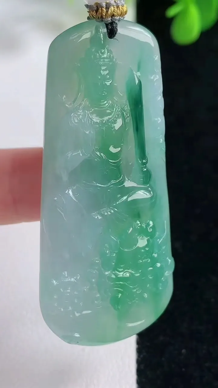 天然A货翡翠文殊菩萨吊坠，尺寸52.6-25-6.3，重量:23.40g
8月16日