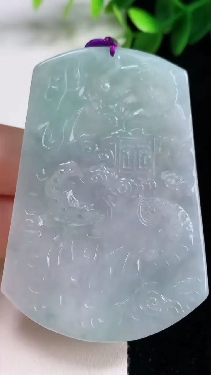天然A货翡翠飘花祥龙阿弥陀佛吊坠，尺寸66-44.2-6.8，重量:39.28g
8月16日