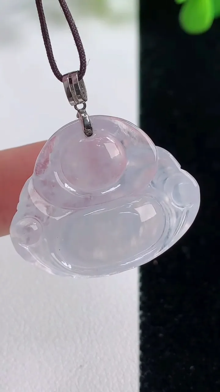 天然A货翡翠种白冰佛公吊坠，尺寸23.3-28.8-3，重量:3.20g
8月16日