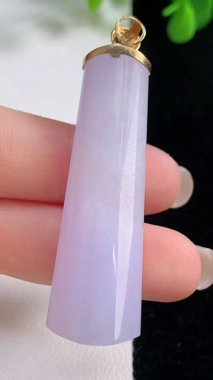 天然A货翡翠18k金紫罗兰无事牌吊坠，尺寸50.7-14.8-10，重量:16.18g
8月16日