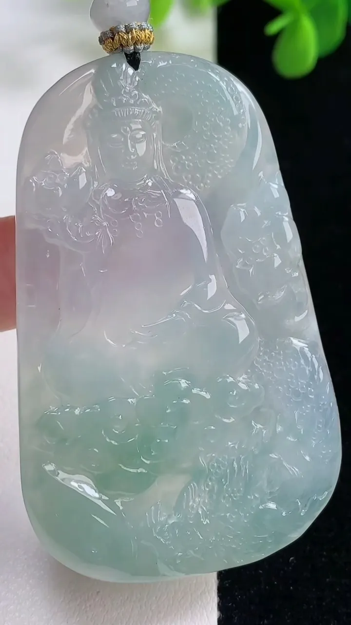 天然A货翡翠祥龙大势至观音菩萨吊坠，尺寸60.8-38.6-5，重量:31.32g
8月16日