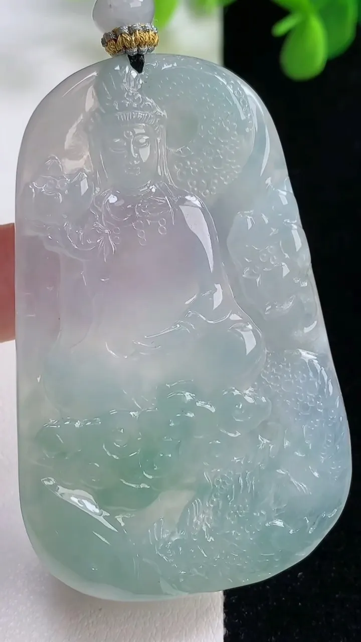 天然A货翡翠祥龙大势至观音菩萨吊坠，尺寸60.8-38.6-5，重量:31.32g
8月16日