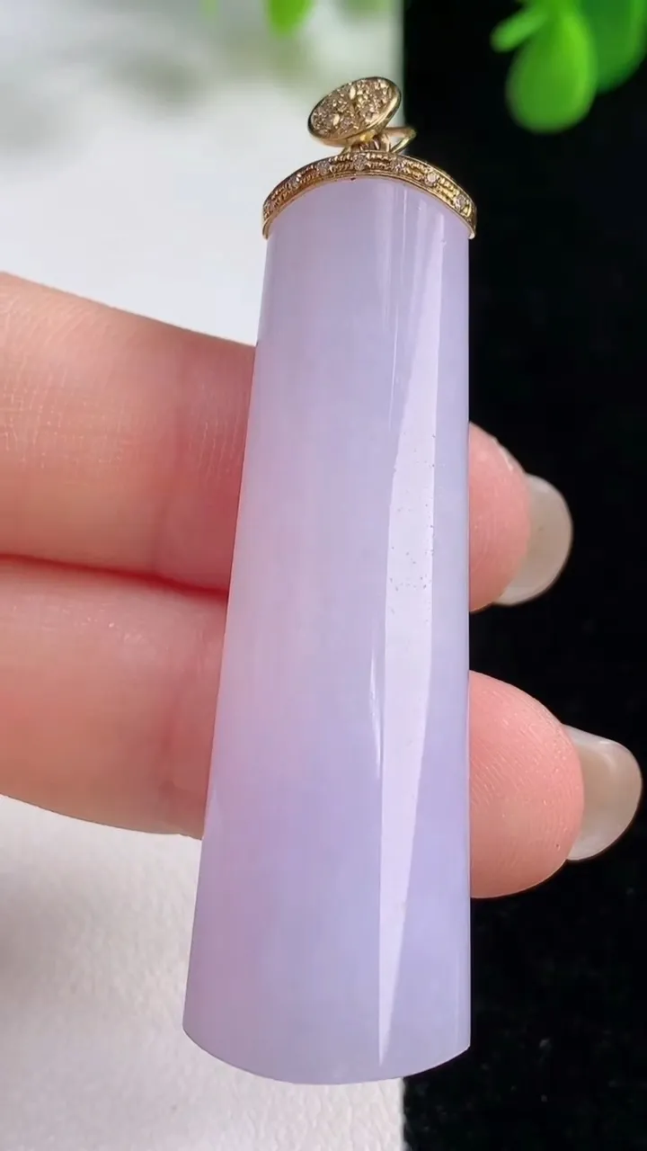 天然A货翡翠18k金紫罗兰无事牌吊坠，尺寸50.7-14.8-10，重量:16.18g
8月16日