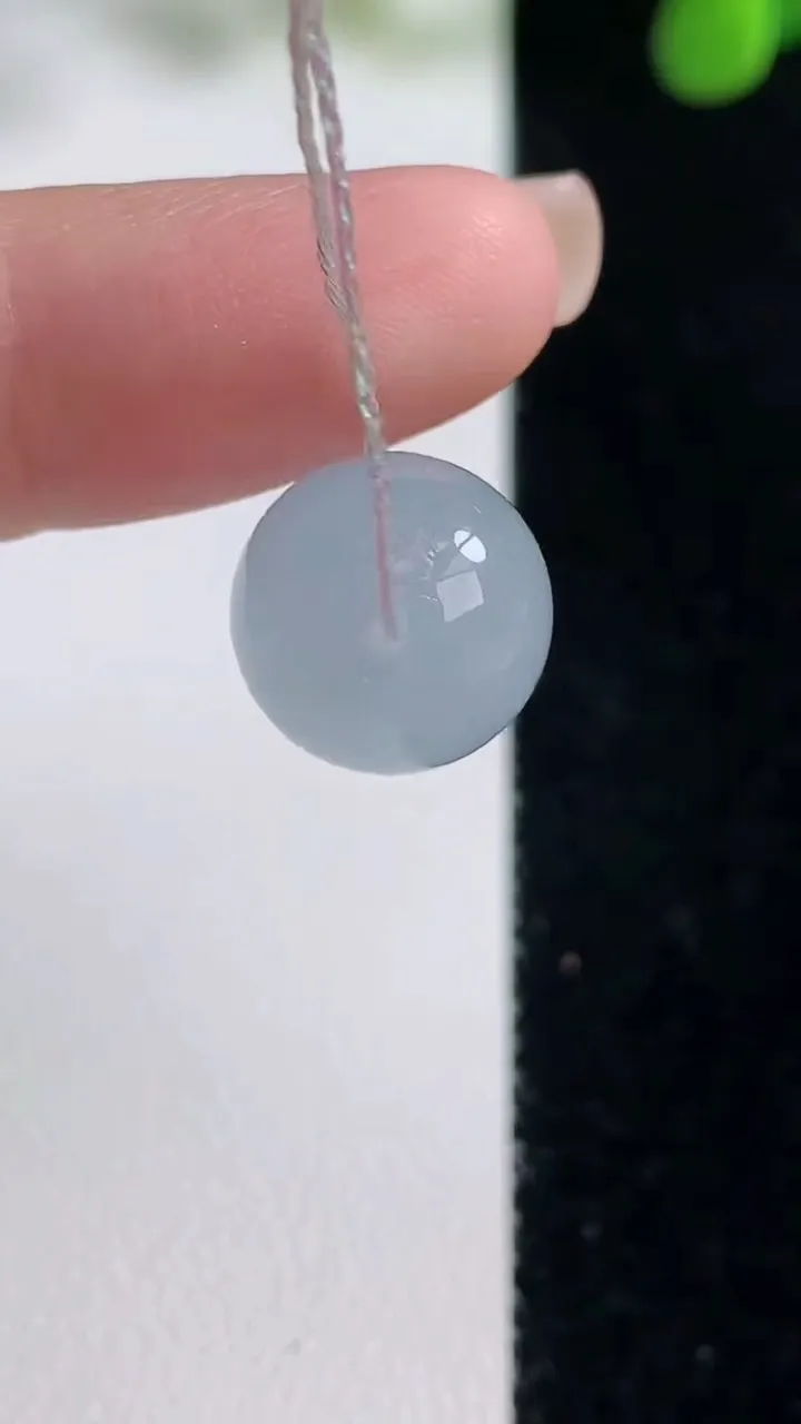 天然A货翡翠紫罗兰圆珠吊坠，尺寸12，重量:3.00g
8月16日