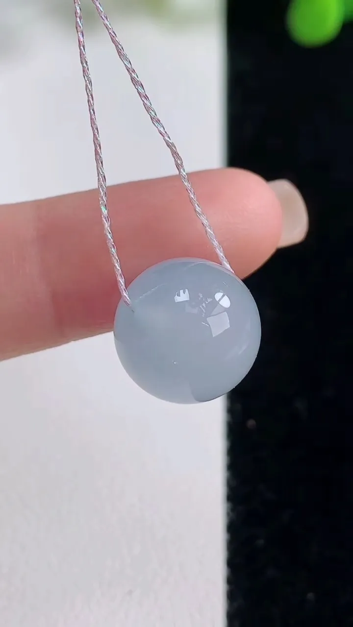 天然A货翡翠紫罗兰圆珠吊坠，尺寸12，重量:3.00g
8月16日