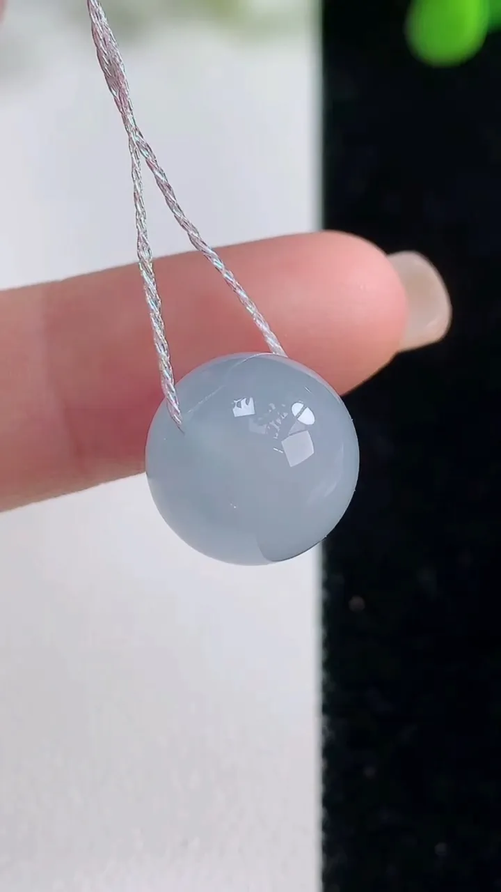 天然A货翡翠紫罗兰圆珠吊坠，尺寸12，重量:3.00g
8月16日