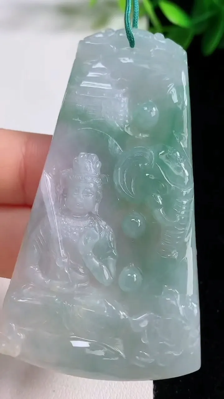 天然A货翡翠普贤菩萨吊坠，尺寸67-36.4-5.2，重量:27.53g
8月18日