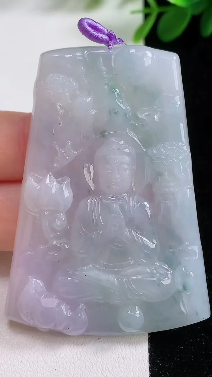 天然A货翡翠紫罗兰飘花阿弥陀佛吊坠，尺寸61.2-45.8-5，重量:28.05g
8月18日
