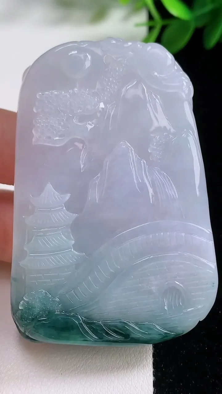天然A货翡翠飘花普贤菩萨吊坠，尺寸63.2-41.6-11.8，重量:65.47g
8月18日