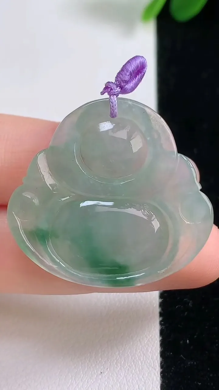 天然A货翡翠佛公吊坠，尺寸30.3-33-6，重量:8.75g
8月18日
