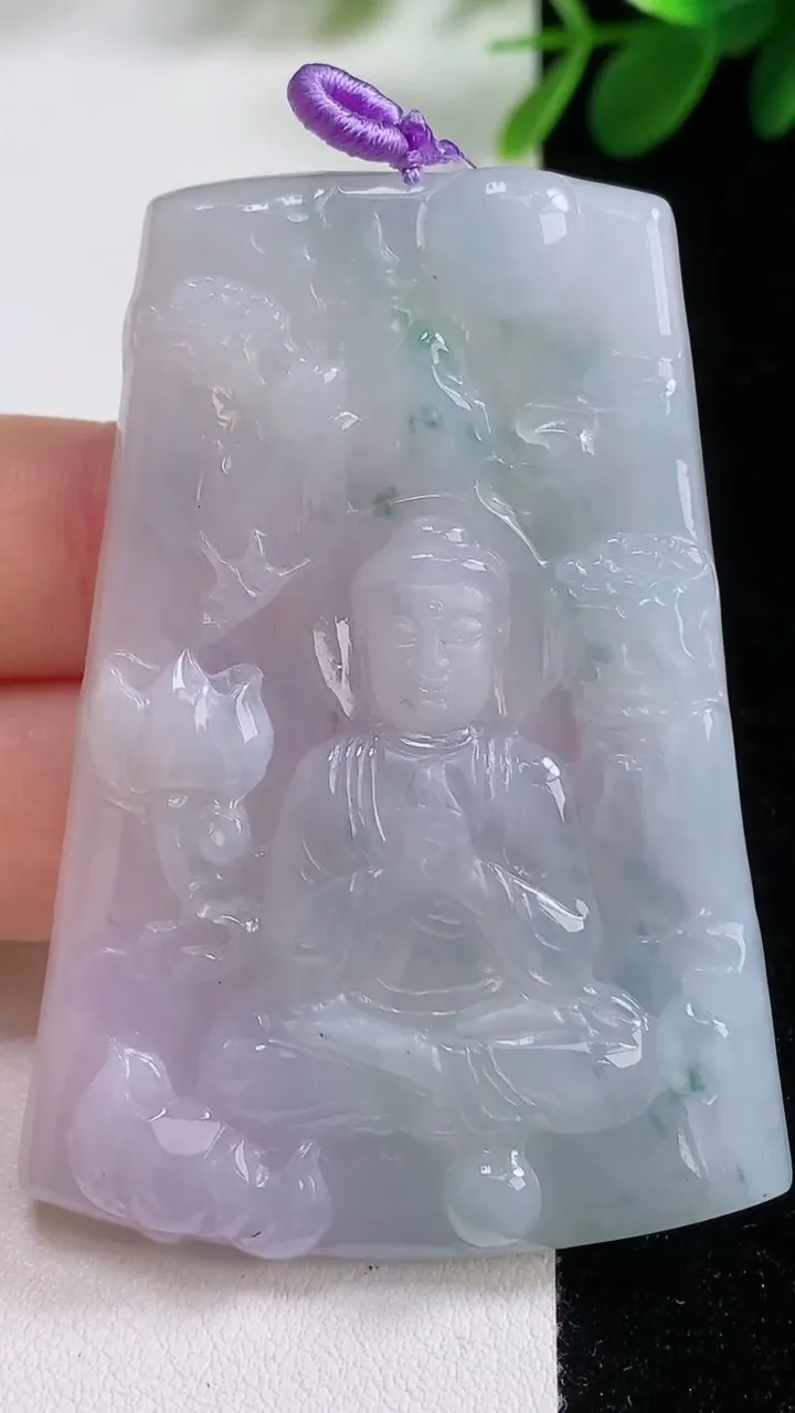 天然A货翡翠紫罗兰飘花阿弥陀佛吊坠，尺寸61.2-45.8-5，重量:28.05g
8月18日