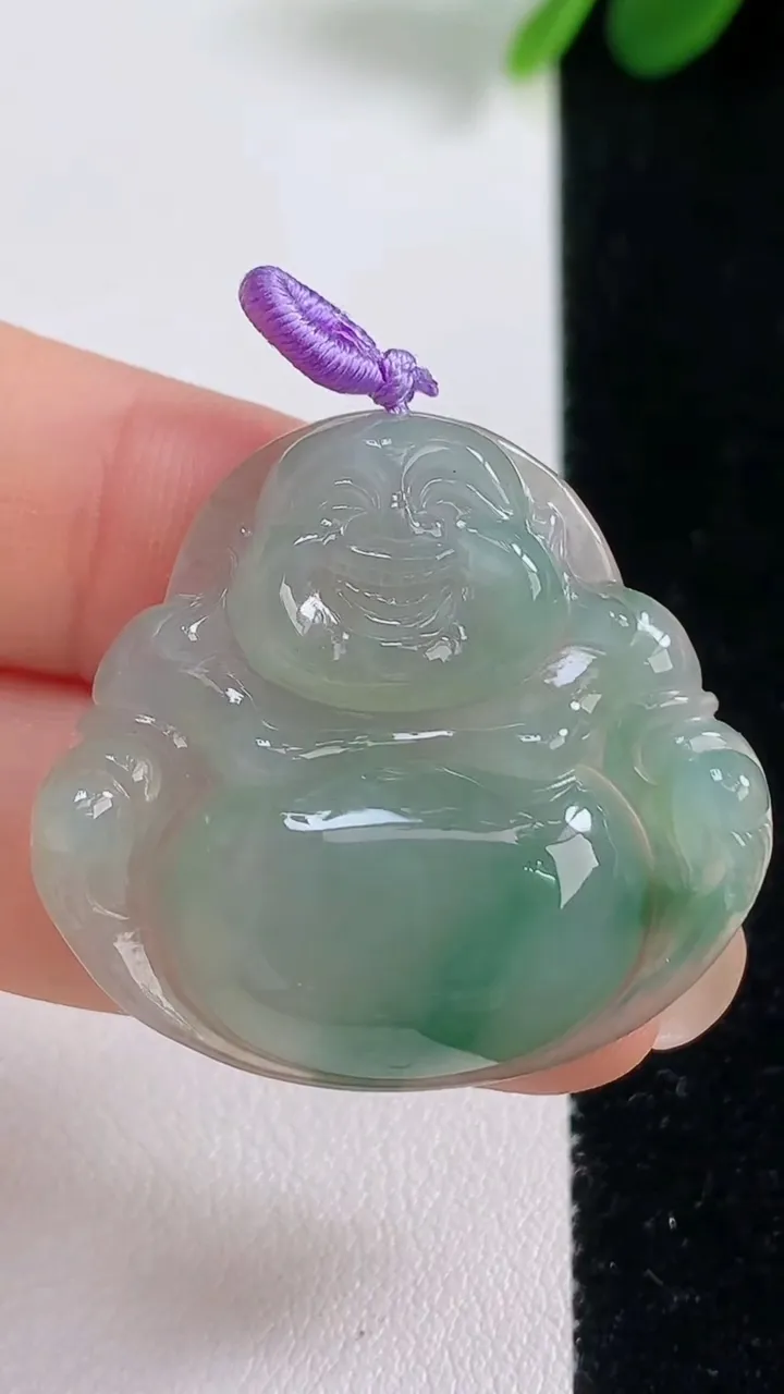 天然A货翡翠佛公吊坠，尺寸30.3-33-6，重量:8.75g
8月18日