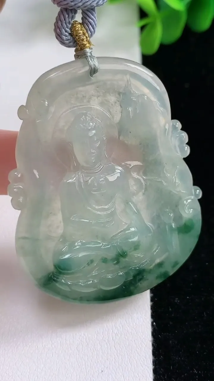 天然A货翡翠飘花阿弥陀佛吊坠，尺寸52.5-41.8-5.8，重:17.48g
8月19日