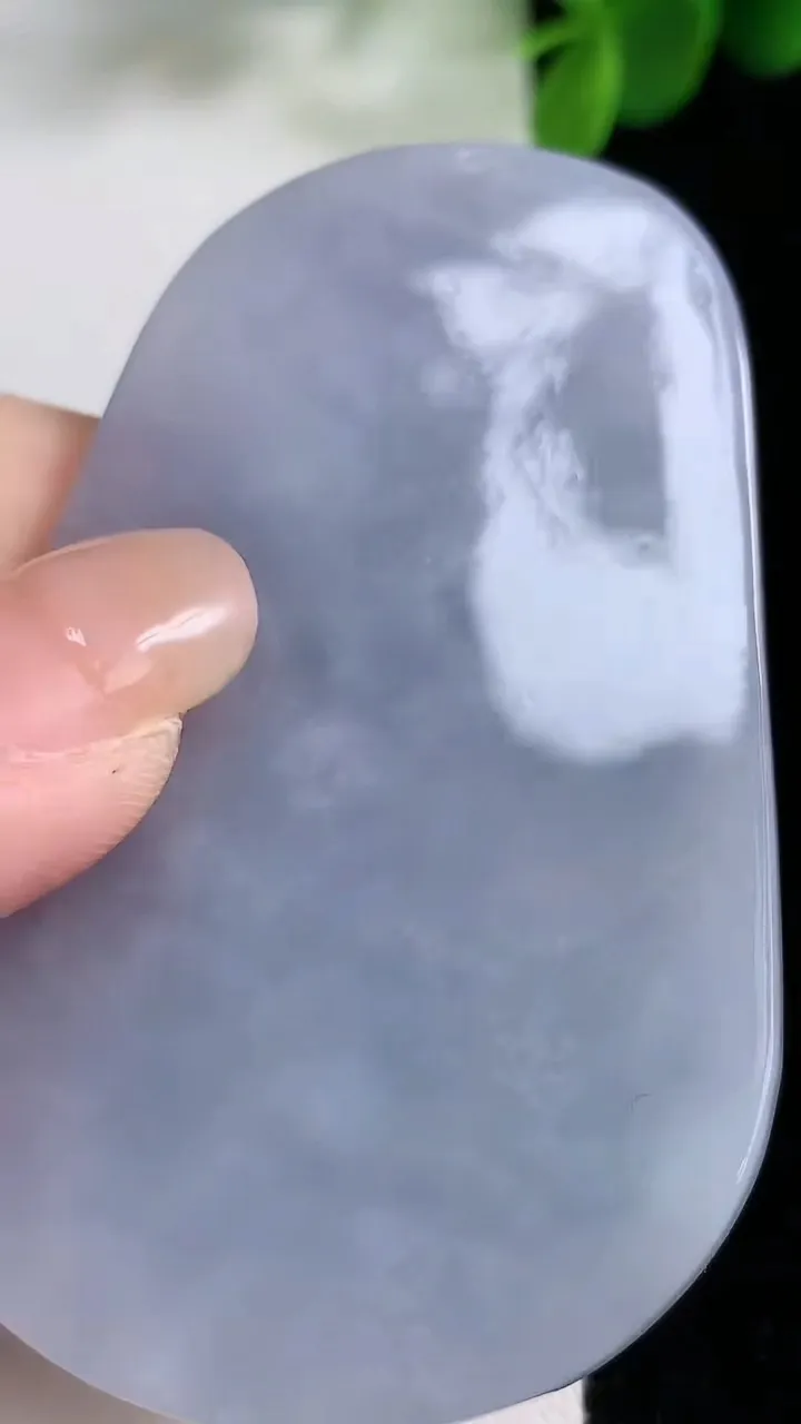 天然A货翡翠紫罗兰度母观音菩萨吊坠，尺寸66-43-7，重:36.92g
8月19日