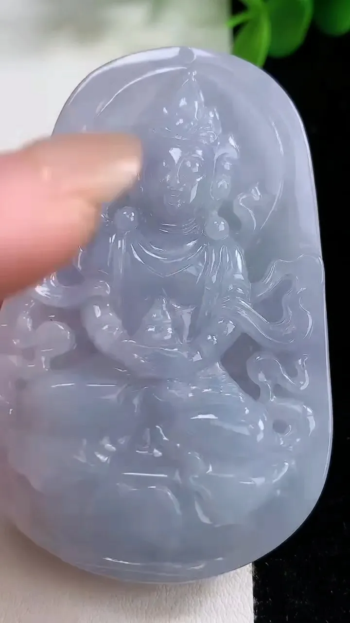 天然A货翡翠紫罗兰度母观音菩萨吊坠，尺寸66-43-7，重:36.92g
8月19日