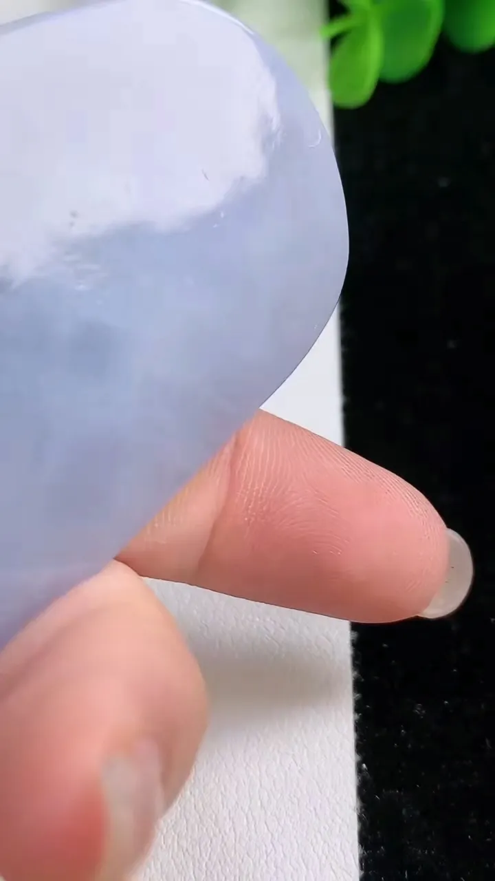 天然A货翡翠紫罗兰度母观音菩萨吊坠，尺寸66-43-7，重:36.92g
8月19日