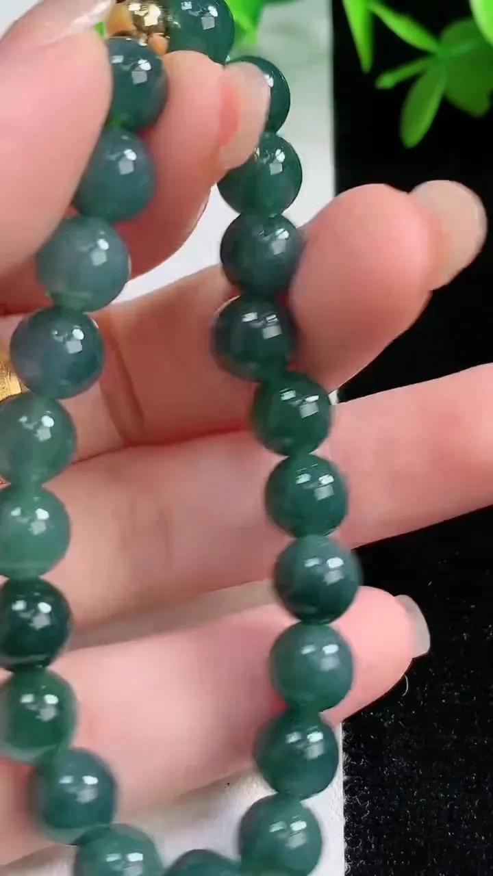 天然A货翡翠货蓝水圆珠手串22颗，尺寸7.8，重:18.19g8月20日
工厂直销收藏佳品,种好水足，色泽均匀，有种有色，上手高大气！