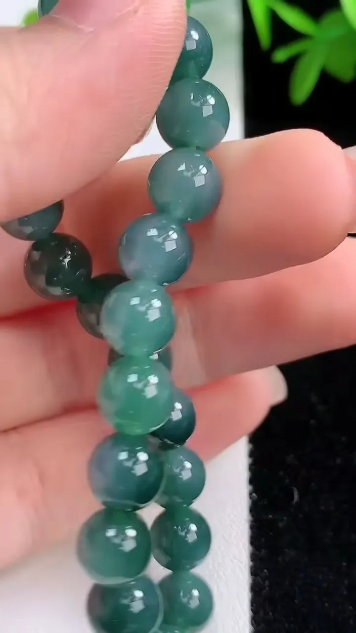 天然A货翡翠货蓝水圆珠手串22颗，尺寸7.8，重:18.19g8月20日
工厂直销收藏佳品,种好水足，色泽均匀，有种有色，上手高大气！