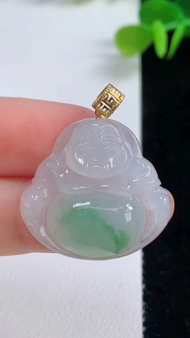 天然A货翡翠佛公吊坠，尺寸24.7-26.4-6，重量:6.00g
8月20日