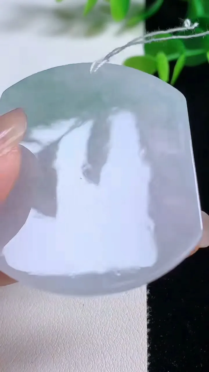 天然A货翡翠凤凰吊坠，尺寸53-44.2-6.2，重量:32.23g
8月20日