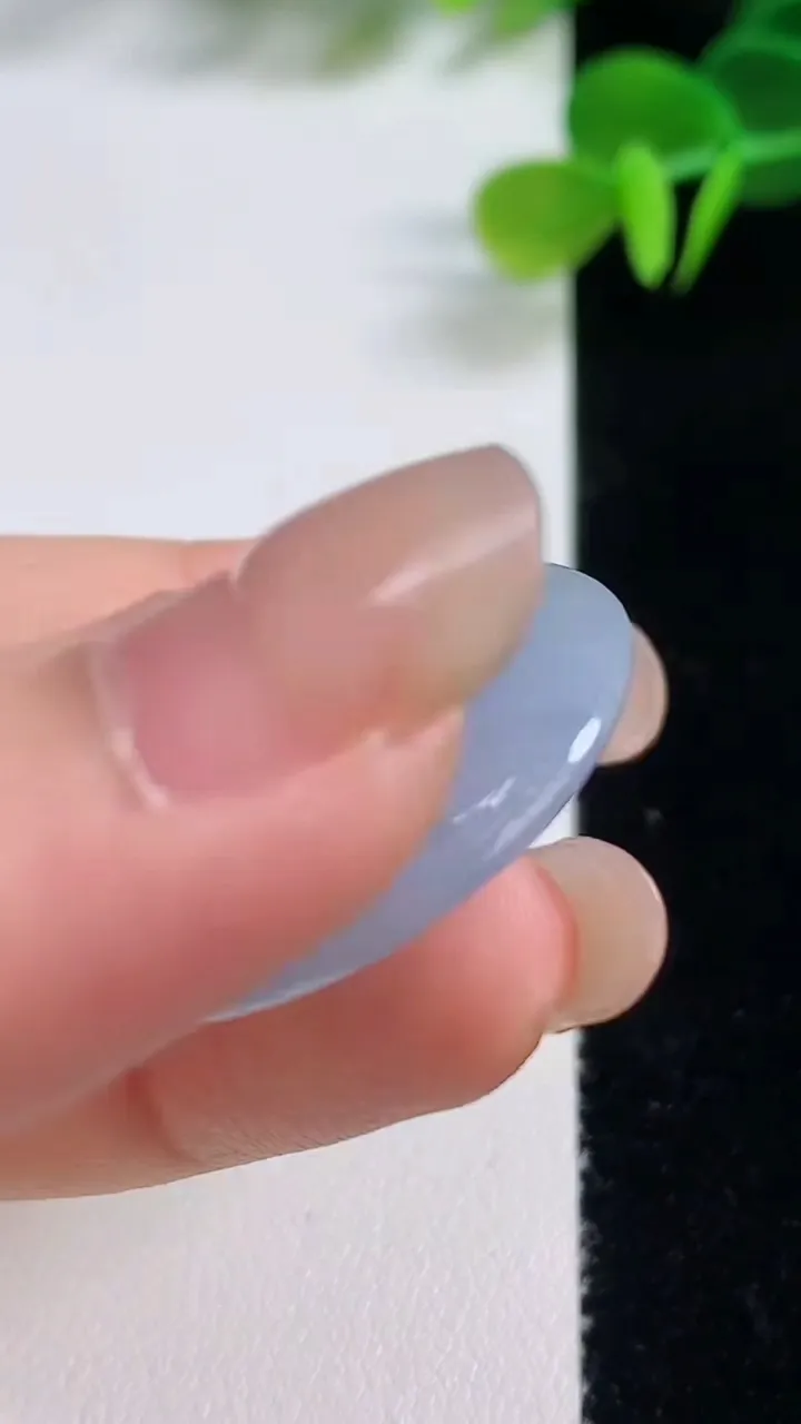 天然A货翡翠紫罗兰飘花平安扣吊坠，尺寸29-6，重量:11.28g
8月20日