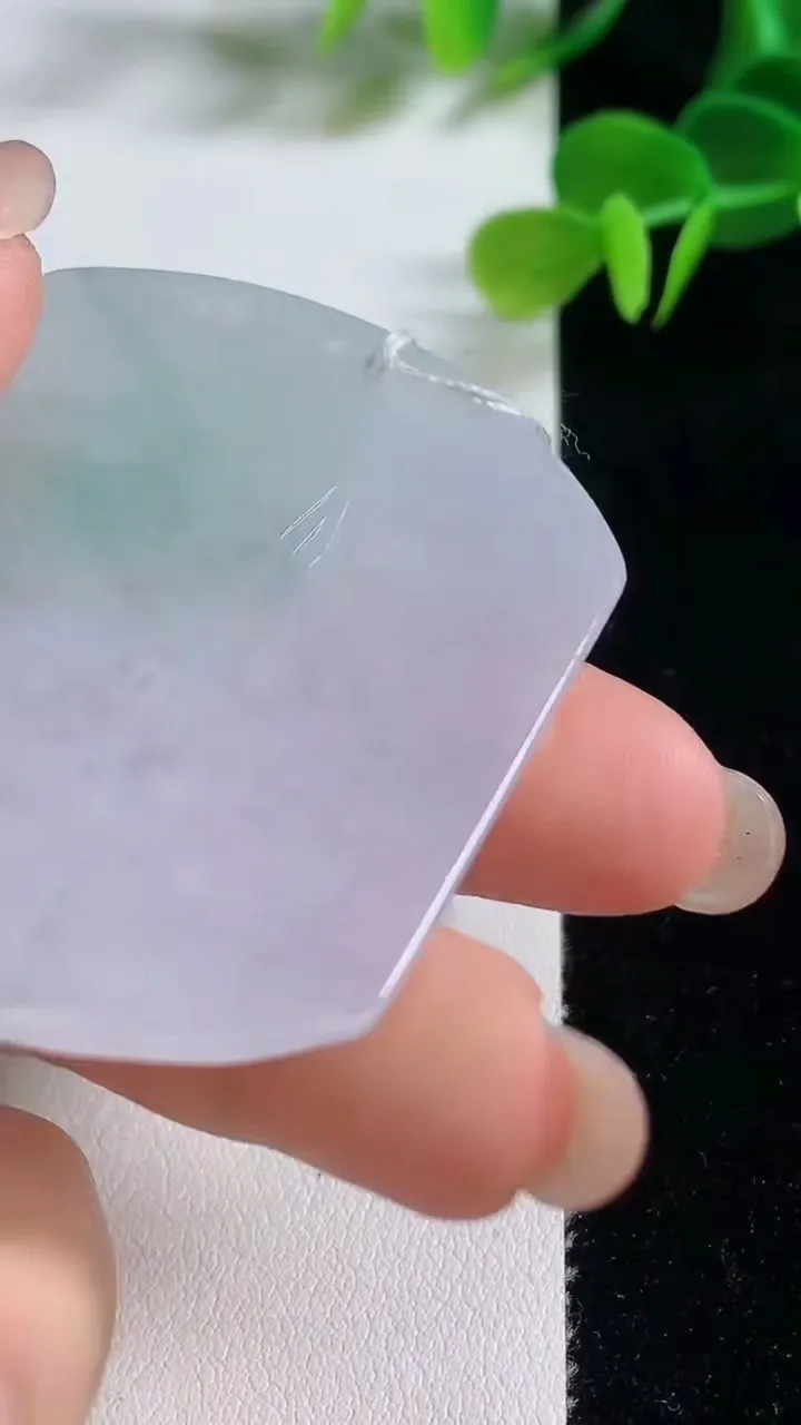 天然A货翡翠龙牌吊坠，尺寸53-41.4-6，重量:31.72g
8月20日