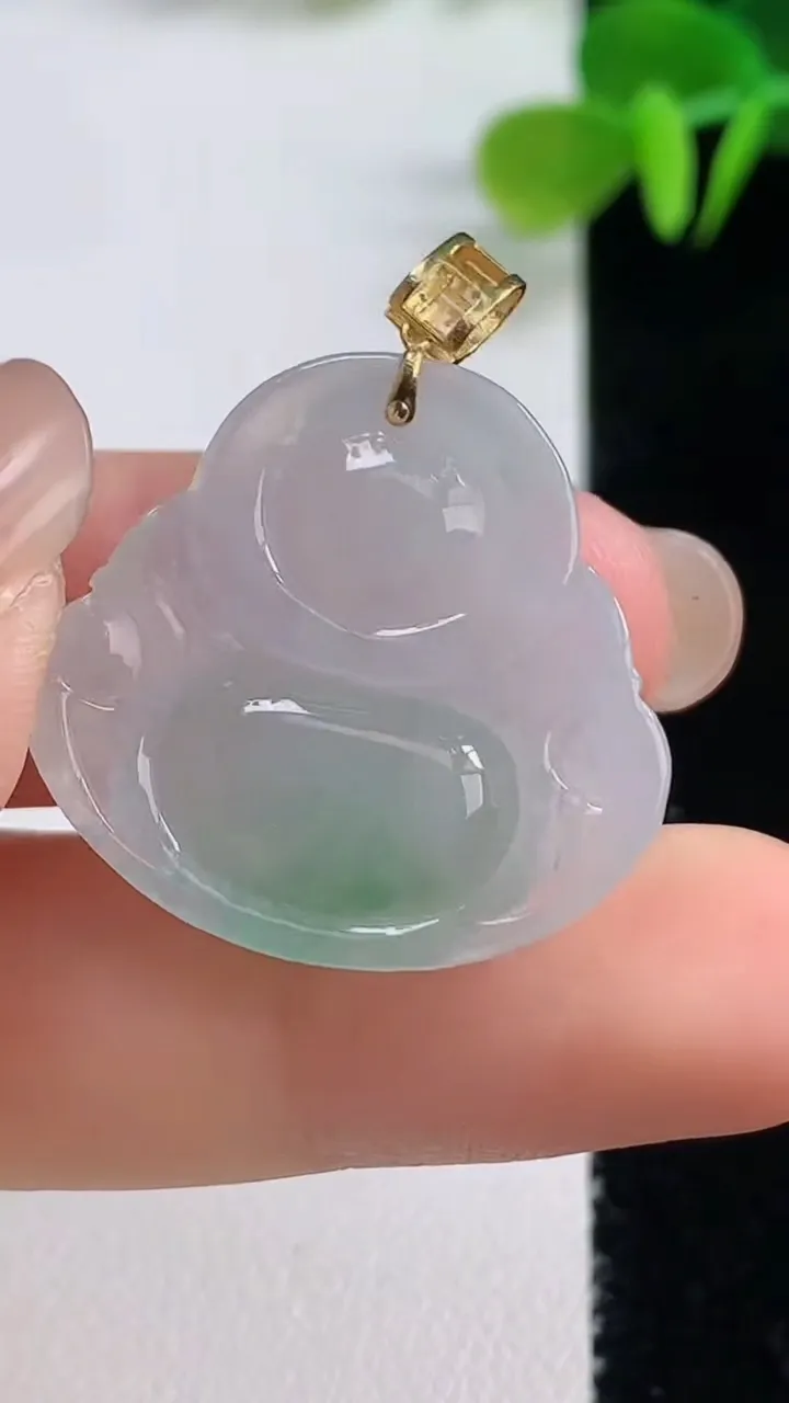 天然A货翡翠佛公吊坠，尺寸24.7-26.4-6，重量:6.00g
8月20日