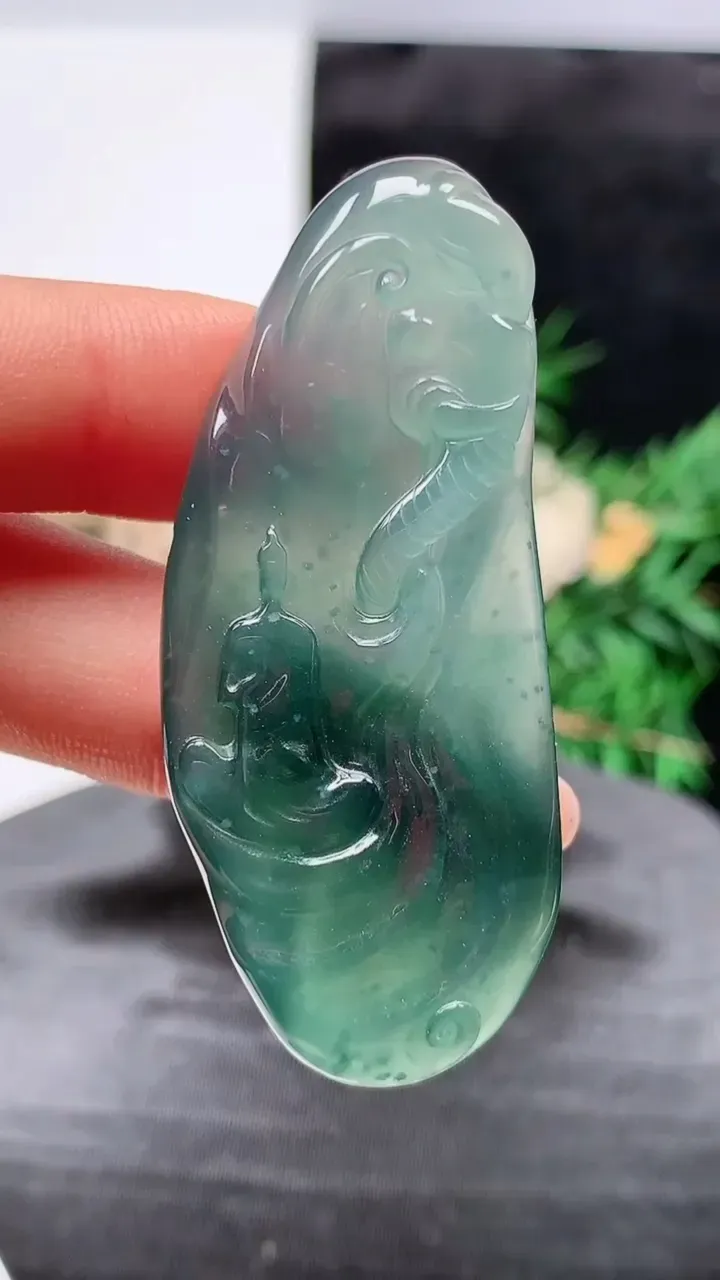 天然A货翡翠蓝水普贤菩萨吊坠，尺寸52.3-22-5.8，重量:14.60g
8月21日