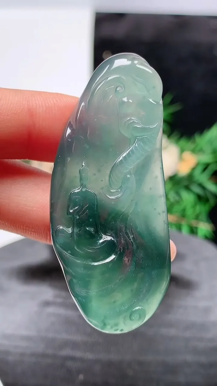 天然A货翡翠蓝水普贤菩萨吊坠，尺寸52.3-22-5.8，重量:14.60g
8月21日