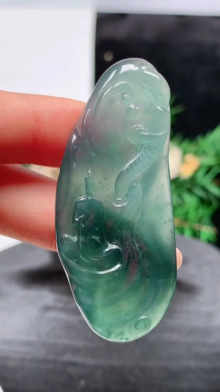 天然A货翡翠蓝水普贤菩萨吊坠，尺寸52.3-22-5.8，重量:14.60g
8月21日