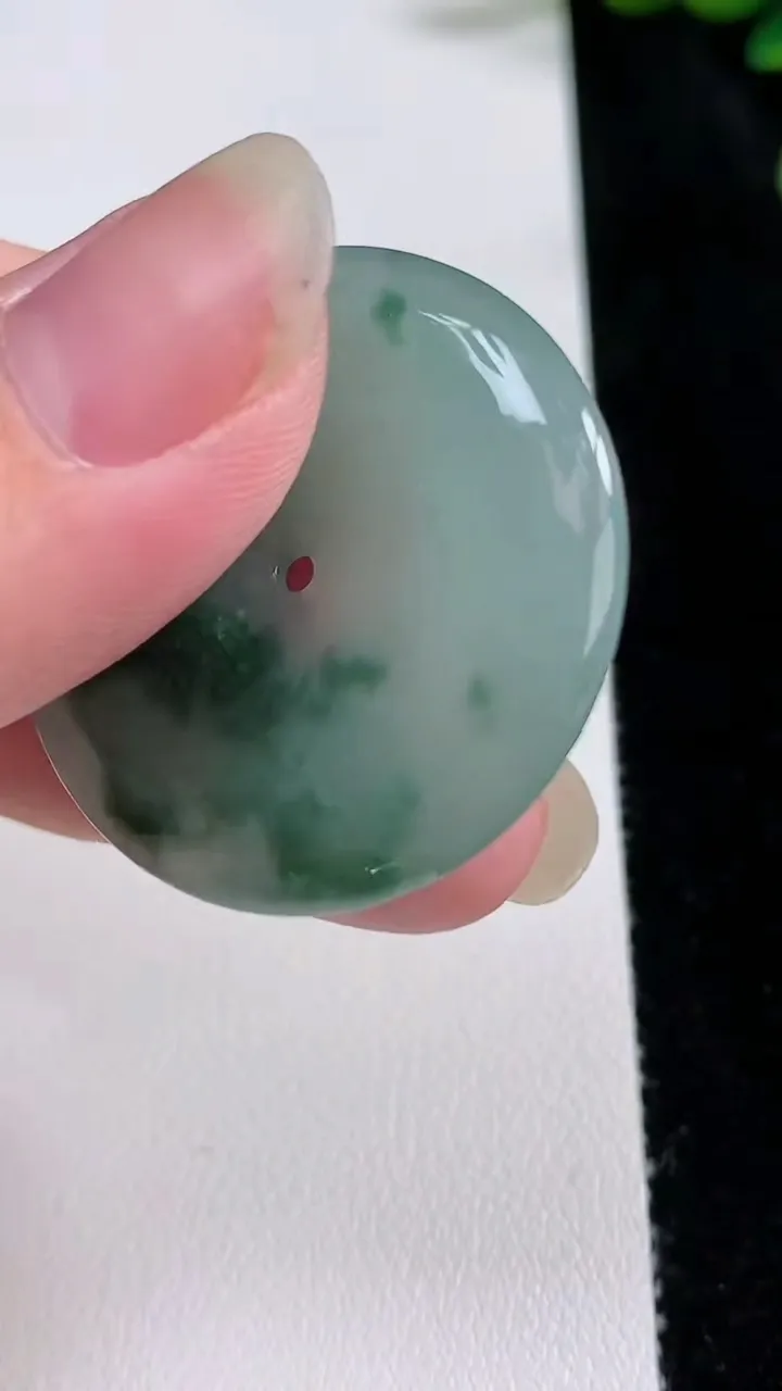 天然A货翡翠飘花平安扣吊坠，尺寸35-5.4，重量:14.27g
8月22日
