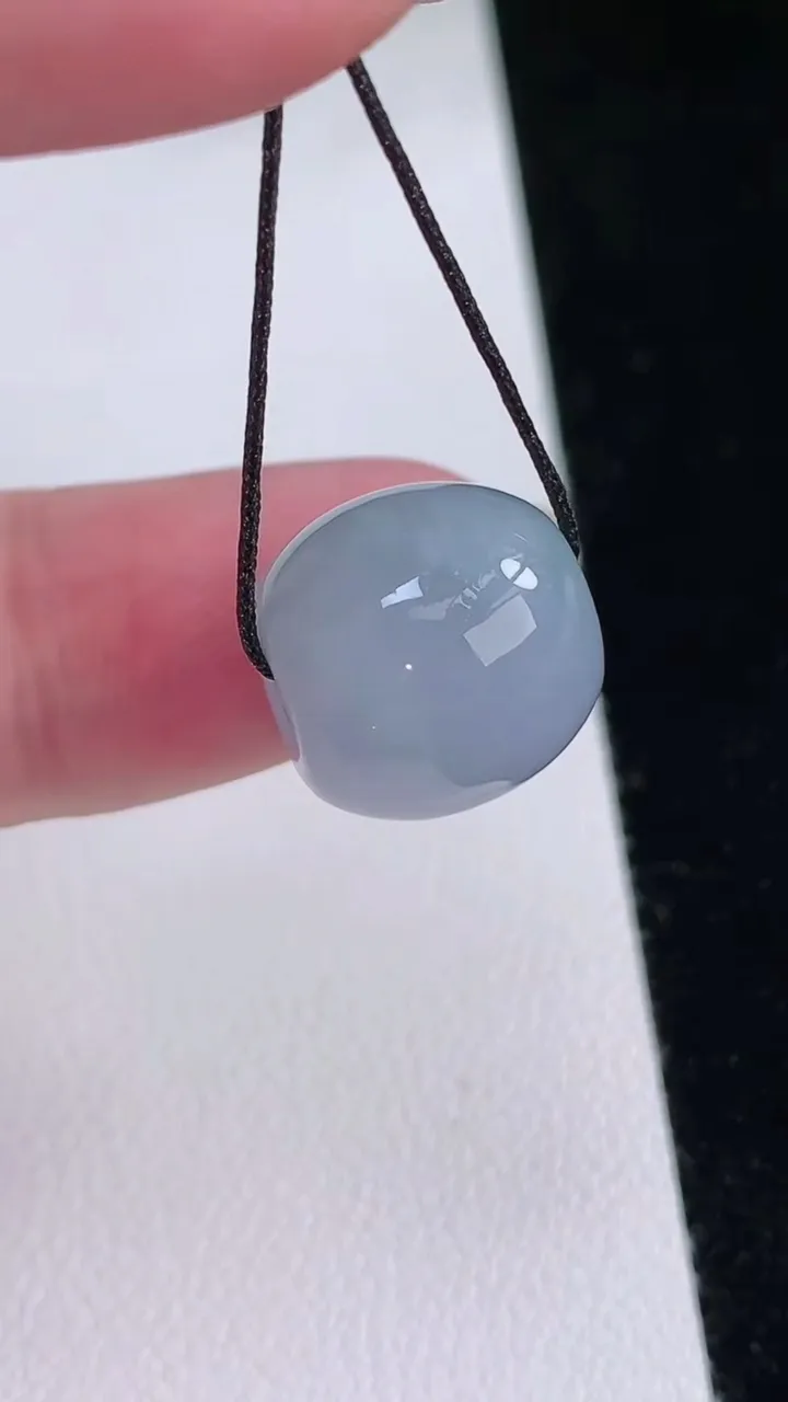 天然A货翡翠紫罗兰路路通吊坠，尺寸13-13.6，重量:4.80g
8月23日