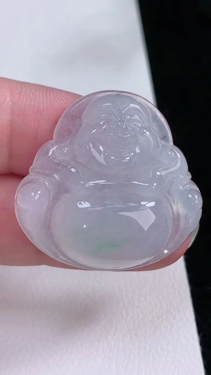 天然A货翡翠佛公吊坠，尺寸31-32.8-6.7，重量:10.40g
8月23日