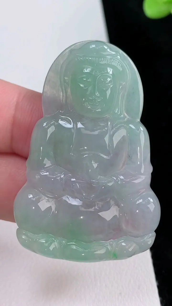 天然A货翡翠观音菩萨吊坠，尺寸50.6-33.8-4.2，重量:14.88g
8月23日