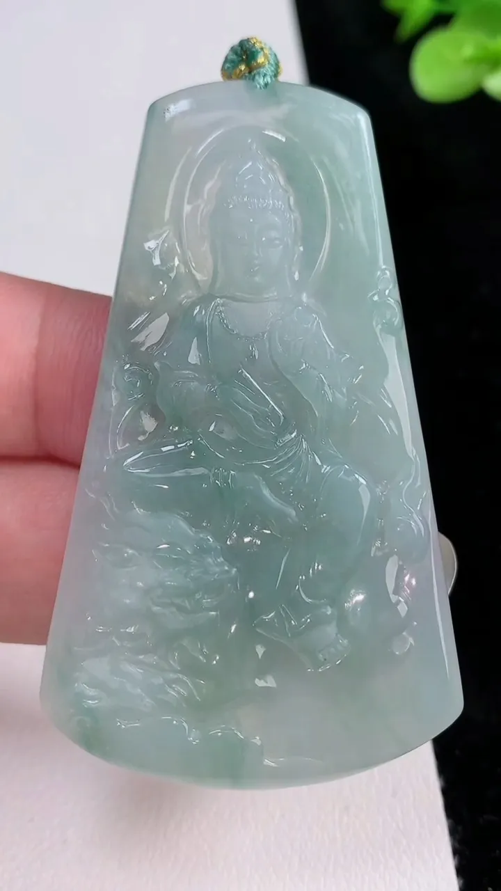 天然A货翡翠文殊菩萨吊坠，尺寸63.4-37-4.5，重量:21.74g
8月23日